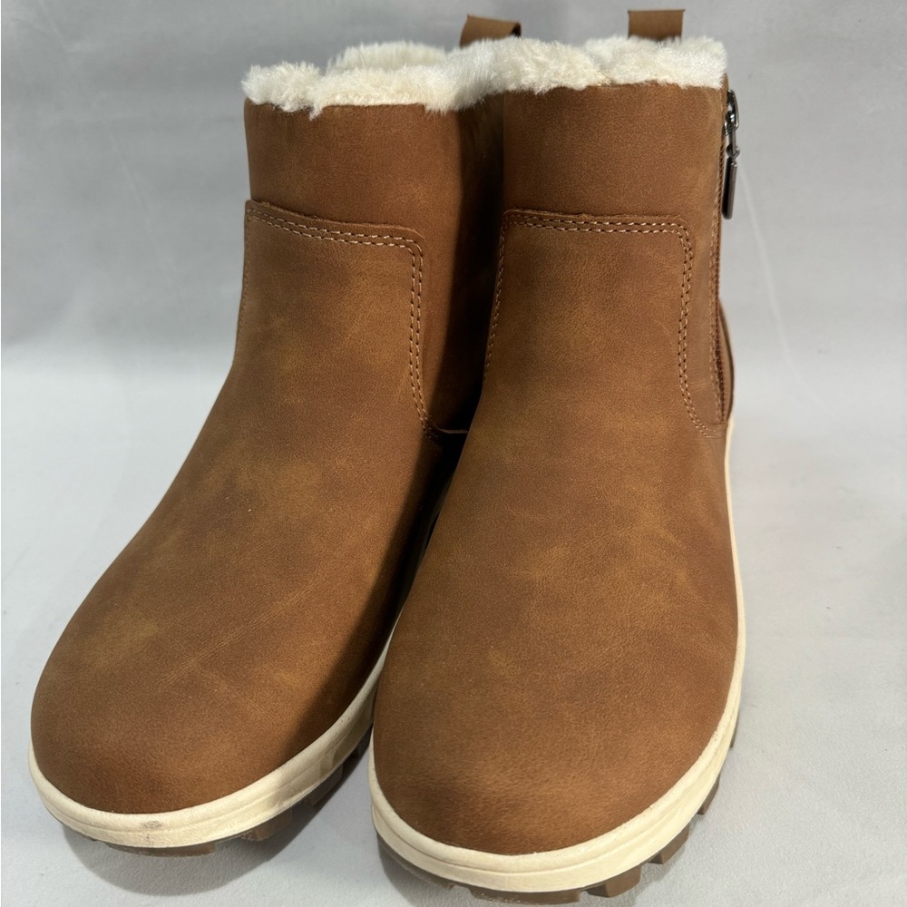 Khombu boots Sienna Brown Women’s size 7 new in box